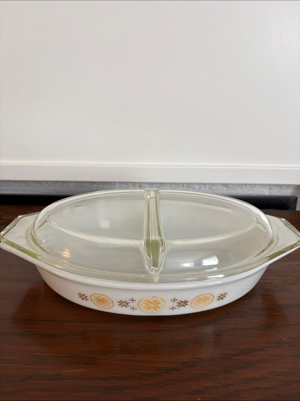 PYREX ‘Town & Country’ 1 1/2 Quart Divided Casserole Dish with Lid #945-c